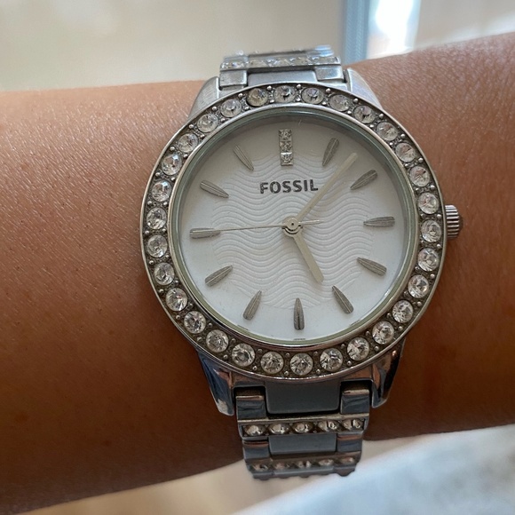 Fossil Women's Silver Jesse Three-Hand SS Watch with Crystal Accent - Picture 1 of 4